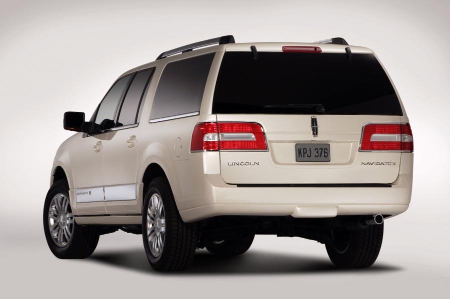  Lincoln Navigator L 2006 года  (фото 34 из 50)